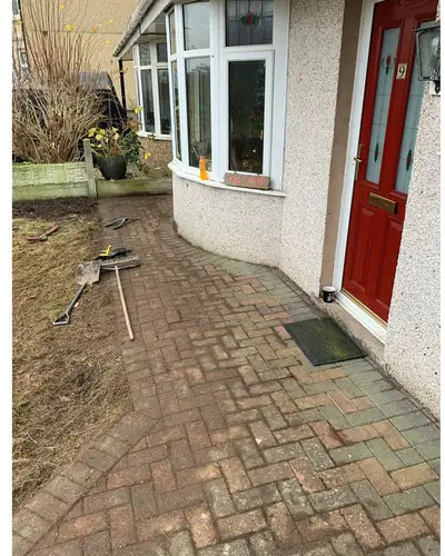 After: the same path and border cleared